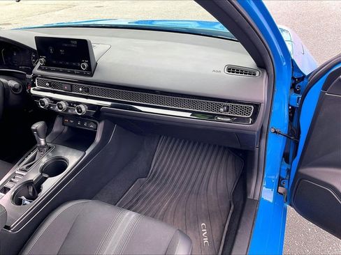 Used 2025 Honda Civic Sport image 12