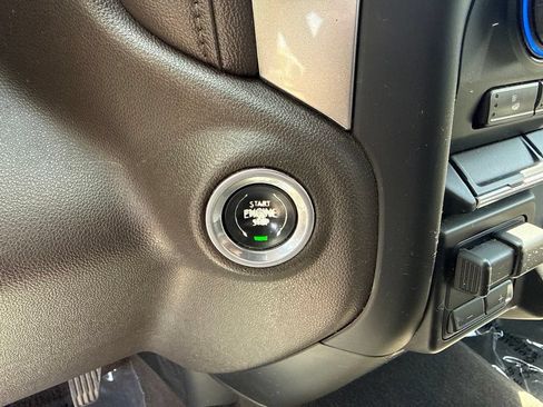 Used 2019 Chevrolet Silverado 1500 LT w/ All-Star Edition AWD/4WD image 28