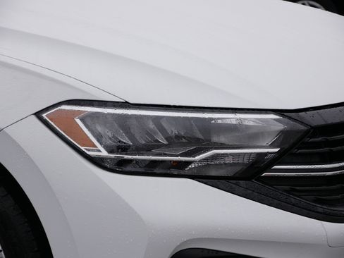 Used 2024 Volkswagen Jetta Sport image 16