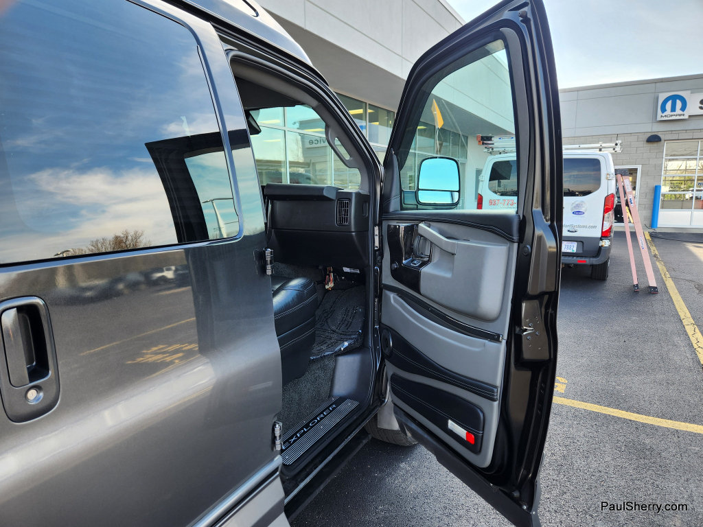 Used 2021 Chevrolet Express 2500 LS w/ Enhanced Convenience Package RWD image 50