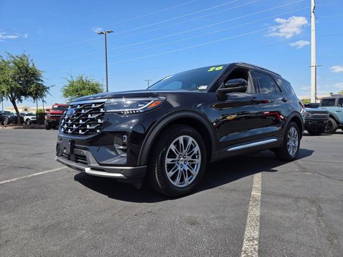 Certified 2026 Ford Explorer Platinum RWD image 2