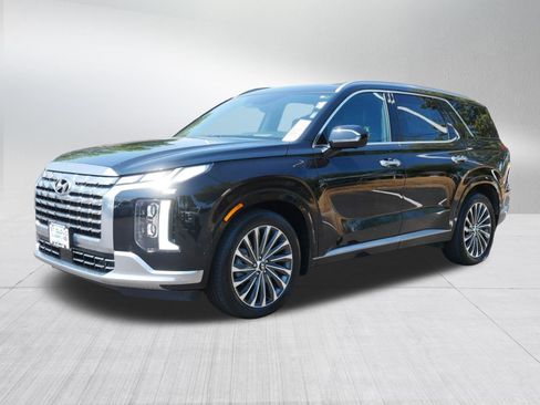 Used 2024 Hyundai Palisade Calligraphy AWD/4WD image 3
