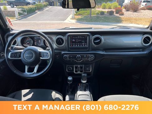 Used 2019 Jeep Wrangler Unlimited Sahara AWD/4WD image 17