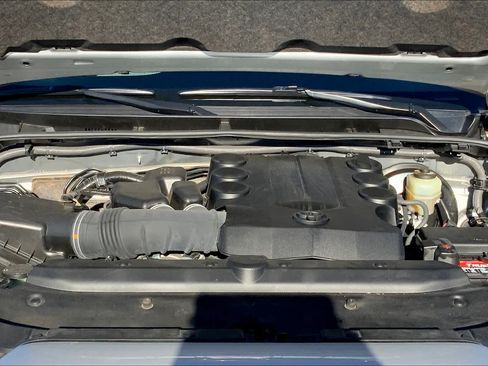 Used 2019 Toyota 4Runner SR5 RWD image 30