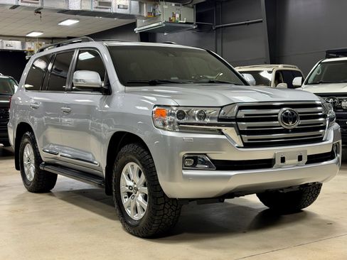 Used 2017 Toyota Land Cruiser AWD/4WD image 7