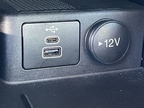 Used 2025 Ford Escape SE FWD image 19