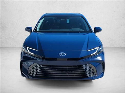 Used 2025 Toyota Camry XLE w/ Premium Plus Package FWD image 2