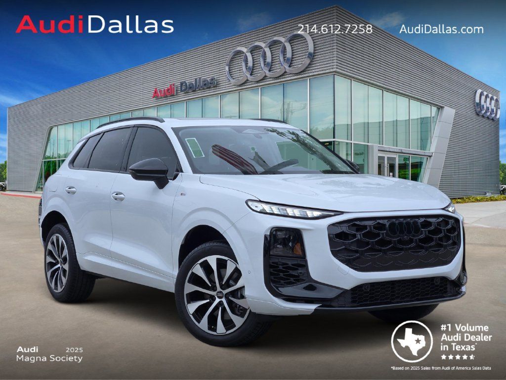 Used 2026 Audi Q3 quattro 2.0T w/ Driver Assistance Package AWD/4WD image 1