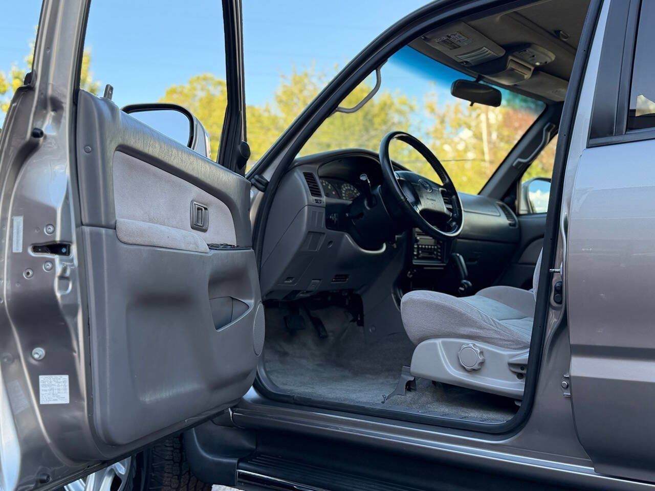 Used 2002 Toyota 4Runner SR5 AWD/4WD image 72