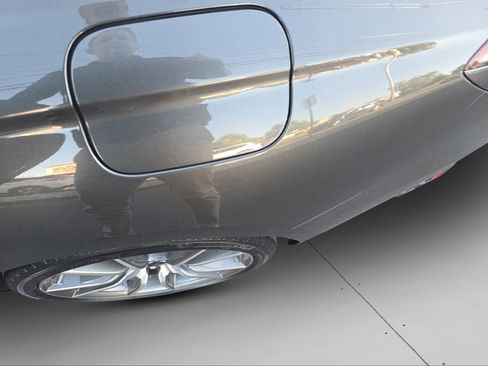 Used 2025 Genesis G70 2.5T image 15