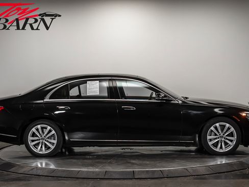 Used 2022 Mercedes-Benz S 500 4MATIC w/ 3D Technology Package image 6