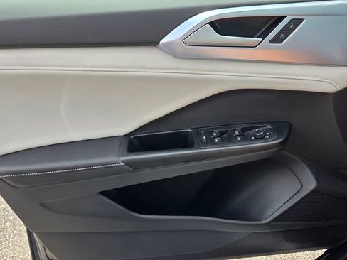 New 2026 Volkswagen Taos SE AWD/4WD image 26