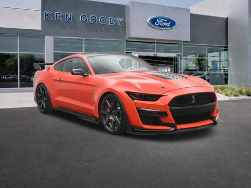 Used 2022 Ford Mustang Shelby GT500 w/ Carbon Fiber Track Pack image 1