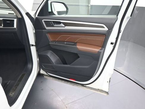 Used 2022 Volkswagen Atlas SE image 11