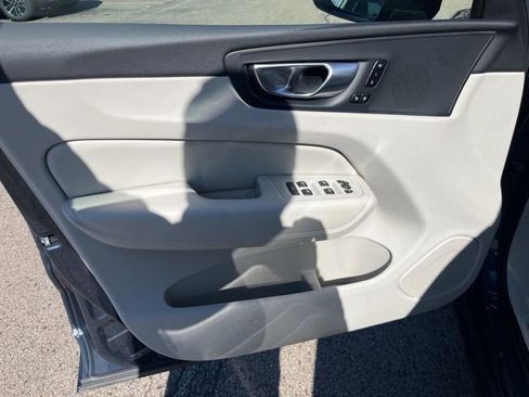 Used 2024 Volvo XC60 B5 Core w/ Protection Package Premier image 18