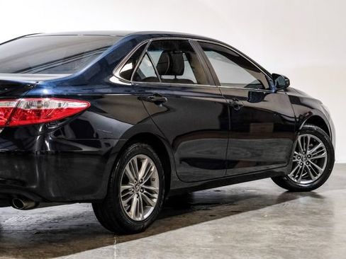 Used 2017 Toyota Camry SE FWD image 14