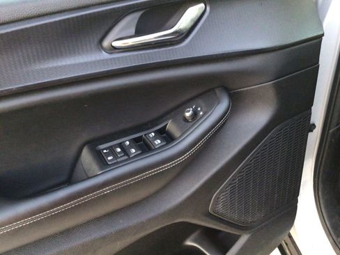 Used 2024 Jeep Grand Cherokee Altitude image 23