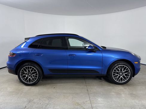 Certified 2018 Porsche Macan AWD/4WD image 8
