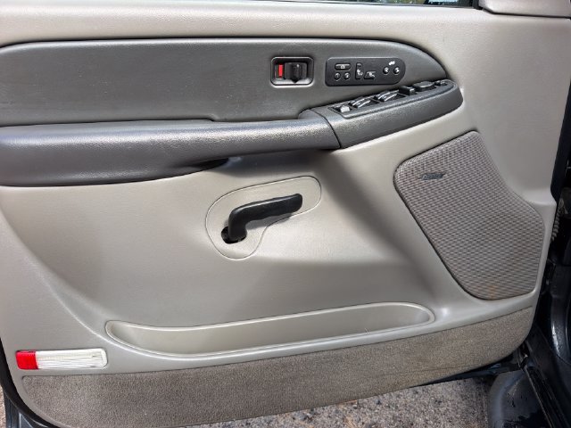 Used 2003 Chevrolet Suburban LT w/ LT Preferred Equipment Group AWD/4WD image 12