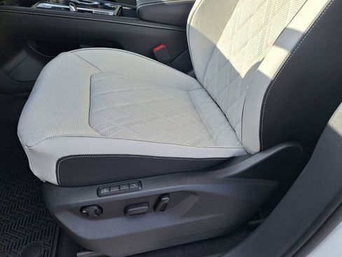 New 2026 Volkswagen Atlas Cross Sport SEL Premium R-Line image 10