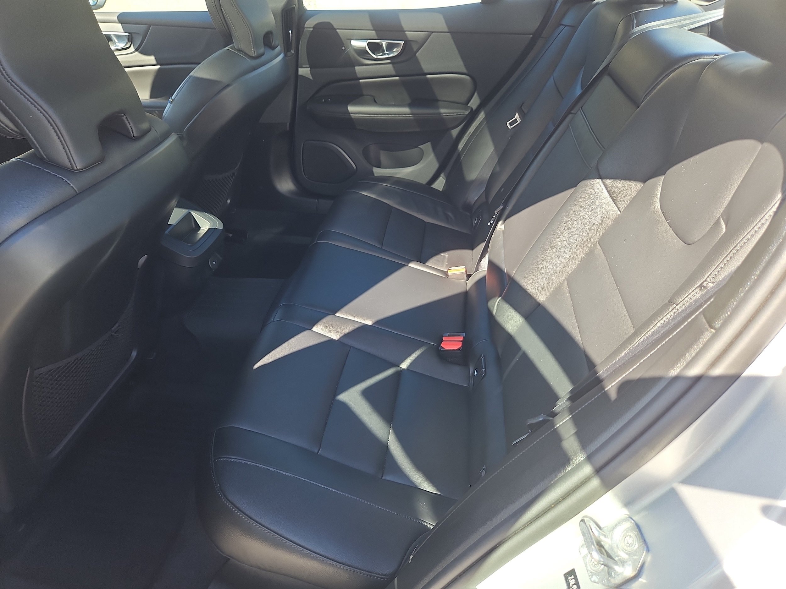 Used 2022 Volvo S60 B5 Momentum w/ Premium Package FWD image 31