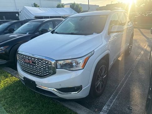 Used 2018 GMC Acadia Denali w/ Technology Package AWD/4WD image 4