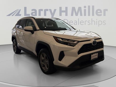 Used 2023 Toyota RAV4 XLE w/ Convenience Package AWD/4WD image 7