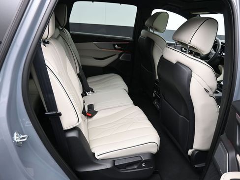 Used 2025 Acura MDX A-Spec image 27