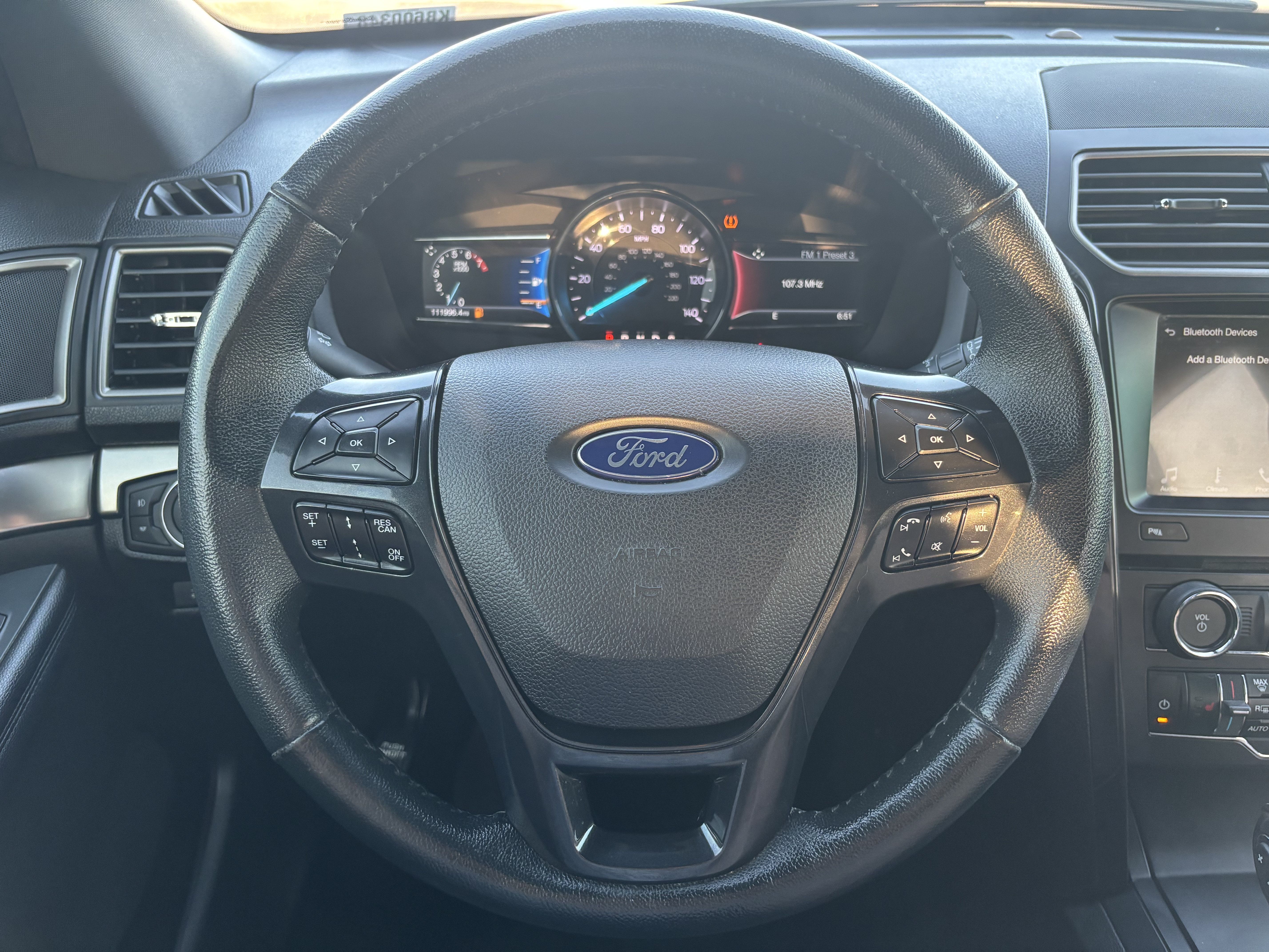 Used 2018 Ford Explorer XLT w/ Equipment Group 202A FWD image 16