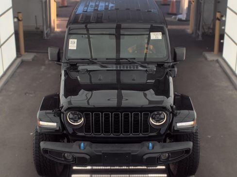 Used 2024 Jeep Wrangler Unlimited w/ LED Headlamp & Fog Lamp Group AWD/4WD image 5