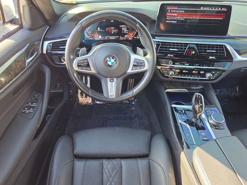 Used 2022 BMW 530i xDrive w/ M Sport Package AWD/4WD image 11