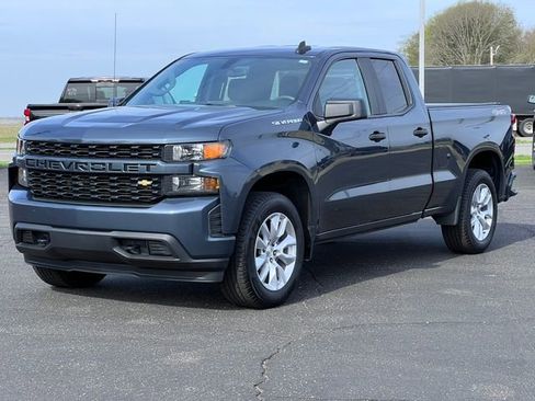 Used 2020 Chevrolet Silverado 1500 Custom w/ Custom Value Package AWD/4WD image 36