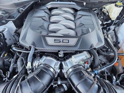 Used 2024 Ford Mustang GT Premium image 18