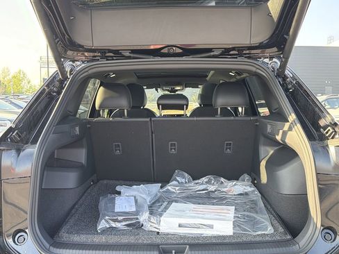 New 2026 Volkswagen Tiguan SE R-Line FWD image 14