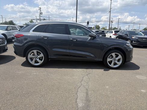 Used 2025 Audi Q5 Premium Plus w/ Premium Plus AWD/4WD image 6