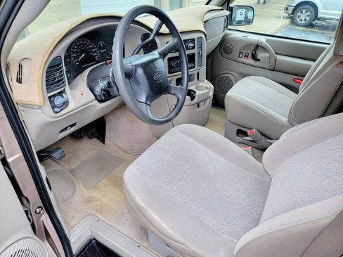 Used 2005 Chevrolet Astro Passenger image 34