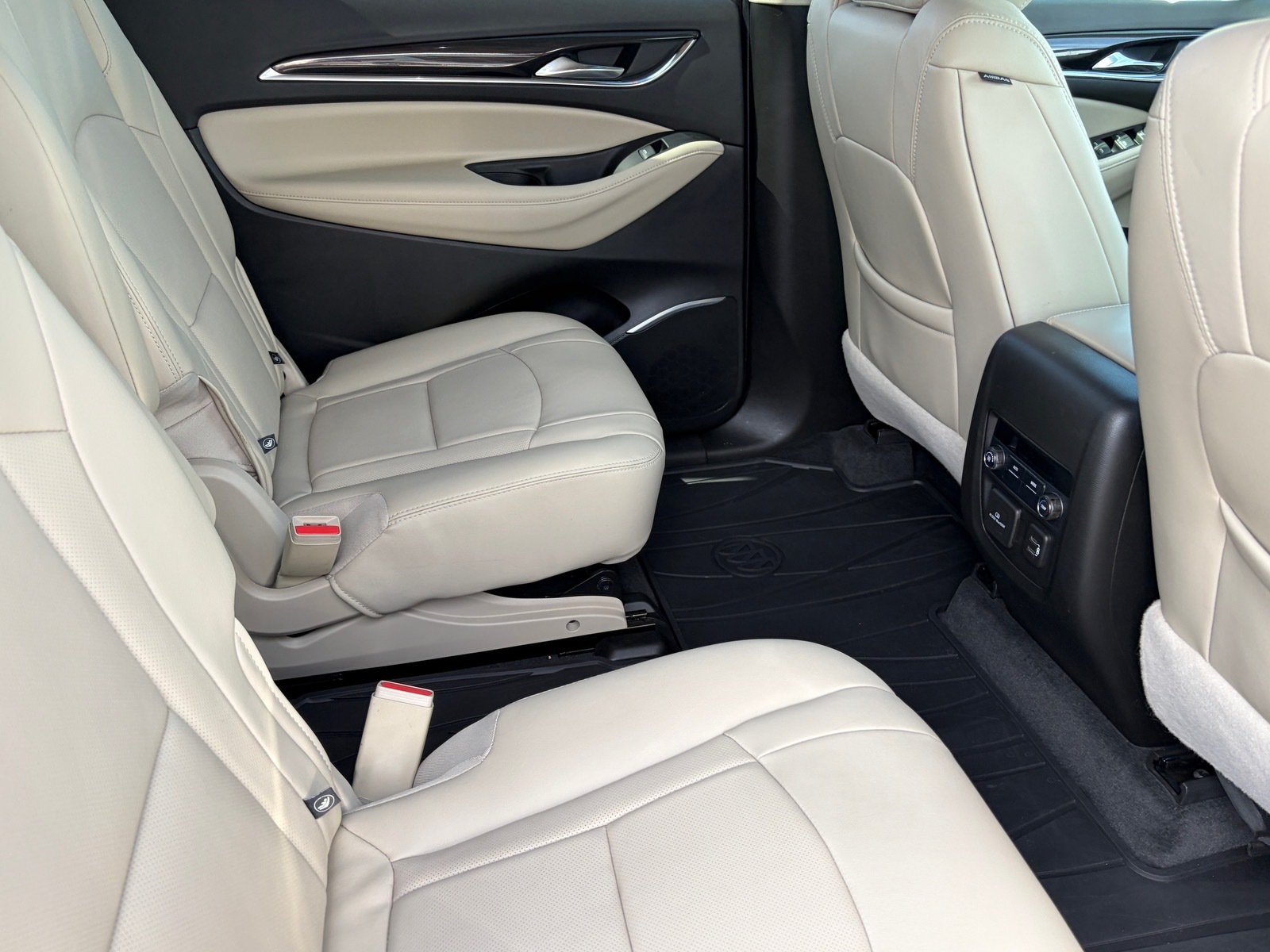 Used 2020 Buick Enclave Essence w/ Sound and Sites Package FWD image 12