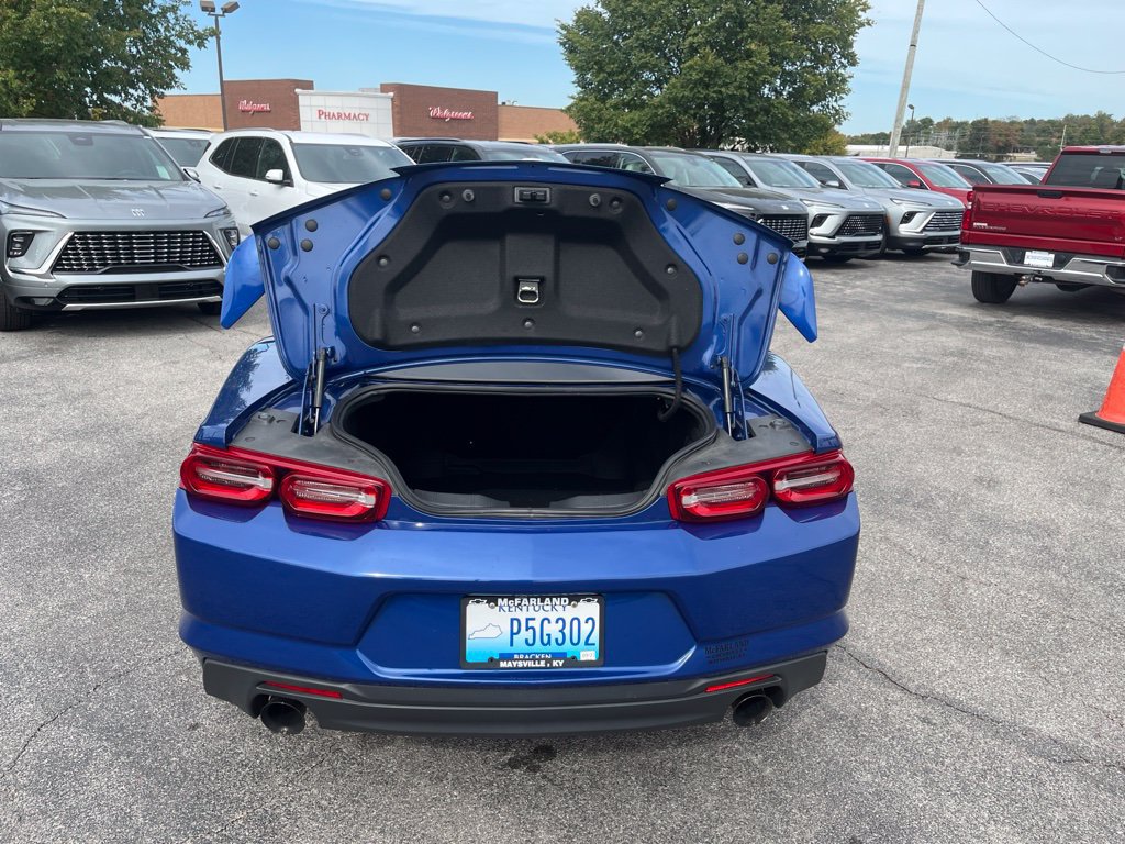 Used 2019 Chevrolet Camaro LT RWD image 10