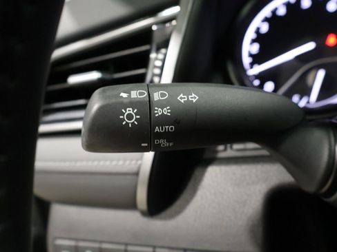 Used 2023 Toyota Camry SE image 34