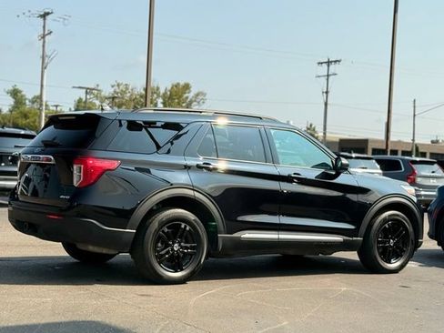 Used 2024 Ford Explorer XLT w/ Class IV Trailer Tow Package AWD/4WD image 34