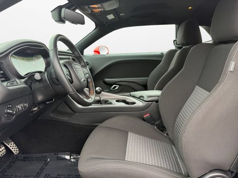 Used 2022 Dodge Challenger R/T RWD image 10