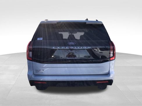 Used 2025 Ford Expedition Active AWD/4WD image 7