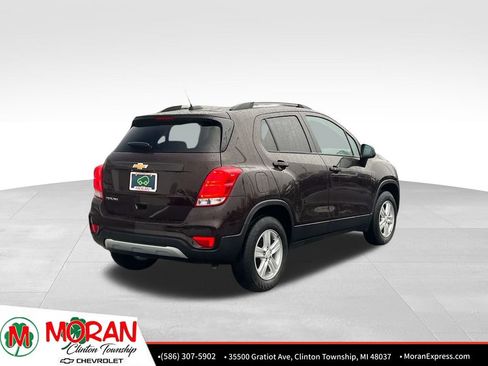 Certified 2022 Chevrolet Trax LT w/ LT Convenience Package image 5