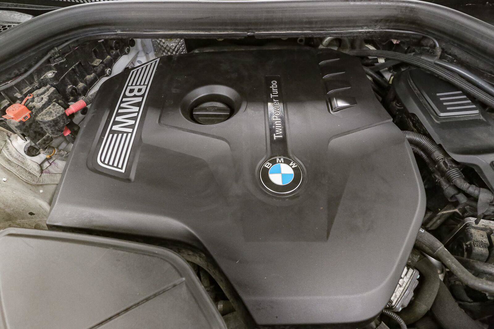 Used 2019 BMW X4 xDrive30i w/ M Sport Package 2 AWD/4WD image 15