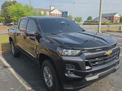 Used 2023 Chevrolet Colorado LT w/ LT Convenience Package II image 7