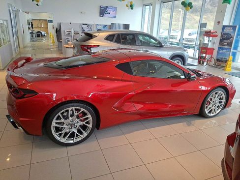 Used 2024 Chevrolet Corvette Stingray Premium Cpe w/ Z51 Performance Package image 7