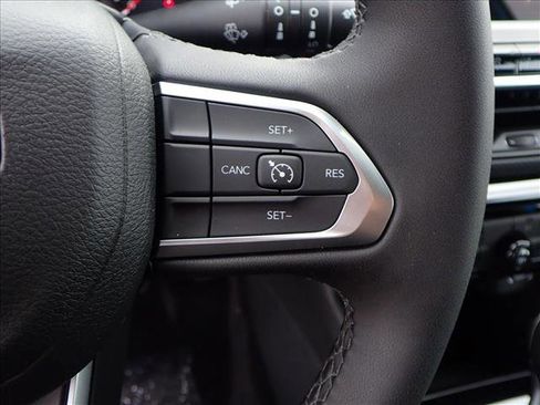 New 2026 Jeep Compass Latitude image 14