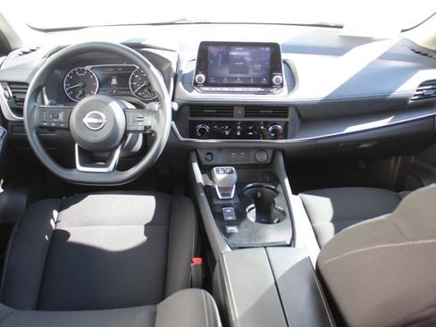 Used 2024 Nissan Rogue S image 24