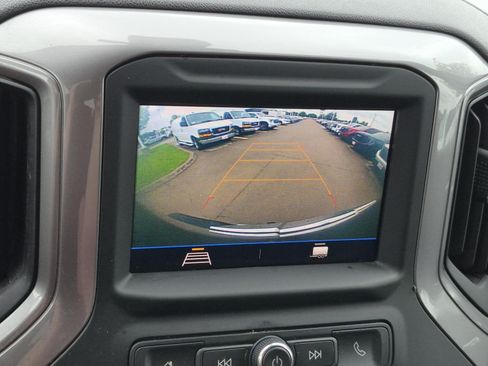 Used 2022 Chevrolet Silverado 1500 Custom w/ Safety Confidence Package AWD/4WD image 26