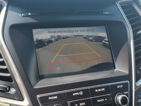 Used 2017 Hyundai Santa Fe Limited FWD image 9